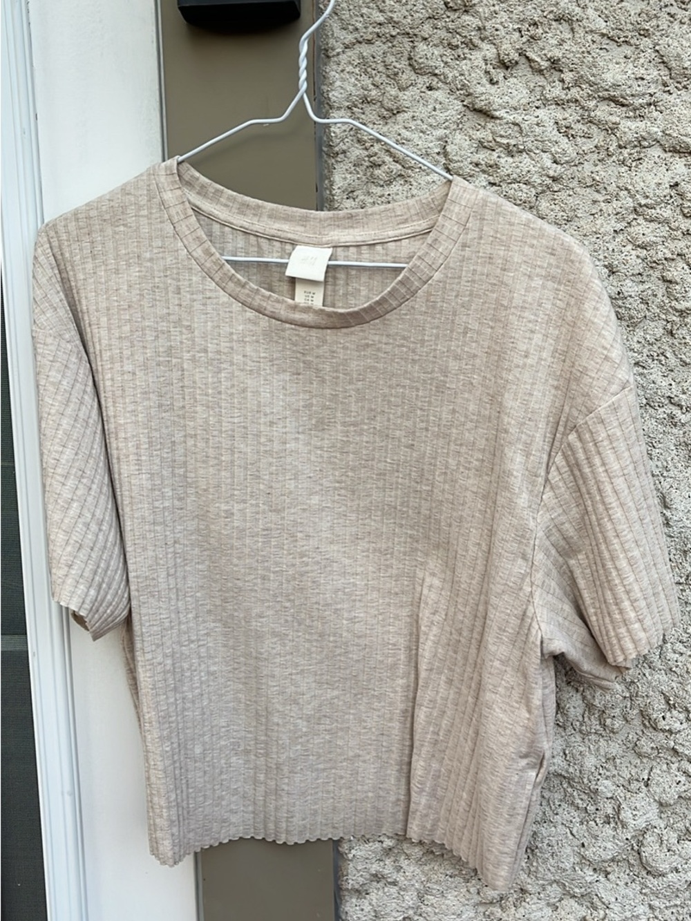 H&M Ribbed Short-Sleeve Crop Tee in Light Beige - women’s
